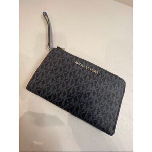 Michael Kors Jet Set Travel Double Zip Phone Wristlet Wallet in blue signature l